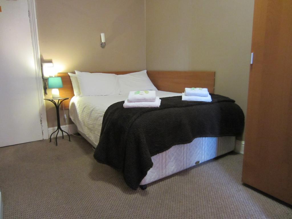 The Grail Court Hotel Burton-upon-Trent Værelse billede