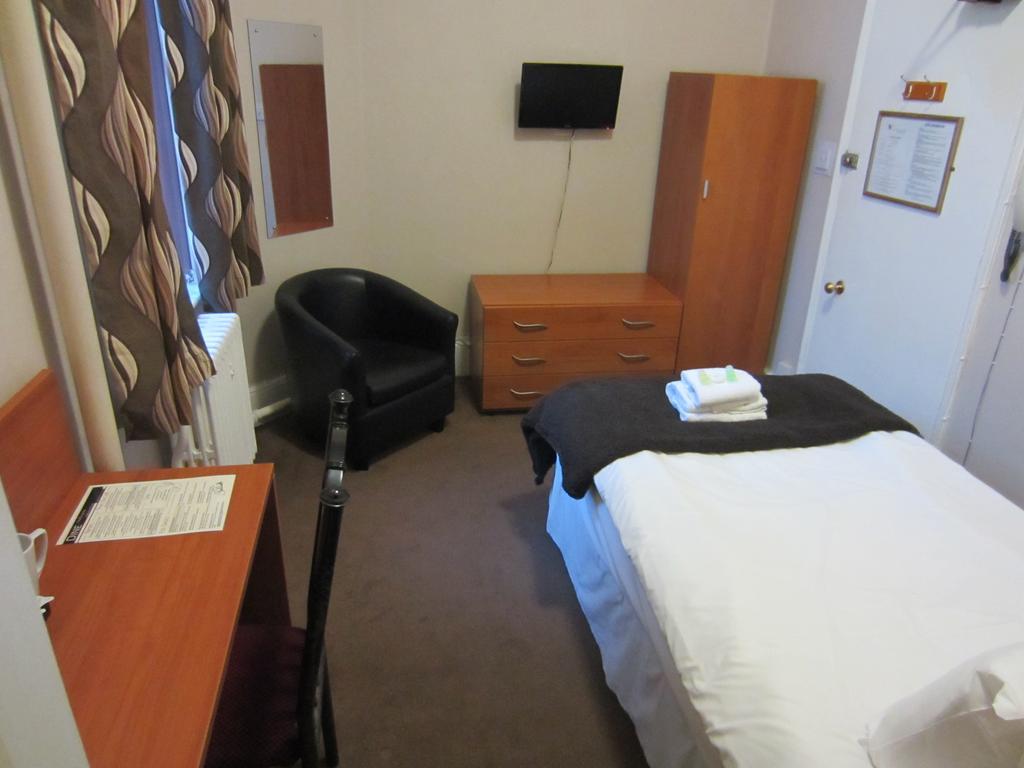 The Grail Court Hotel Burton-upon-Trent Værelse billede