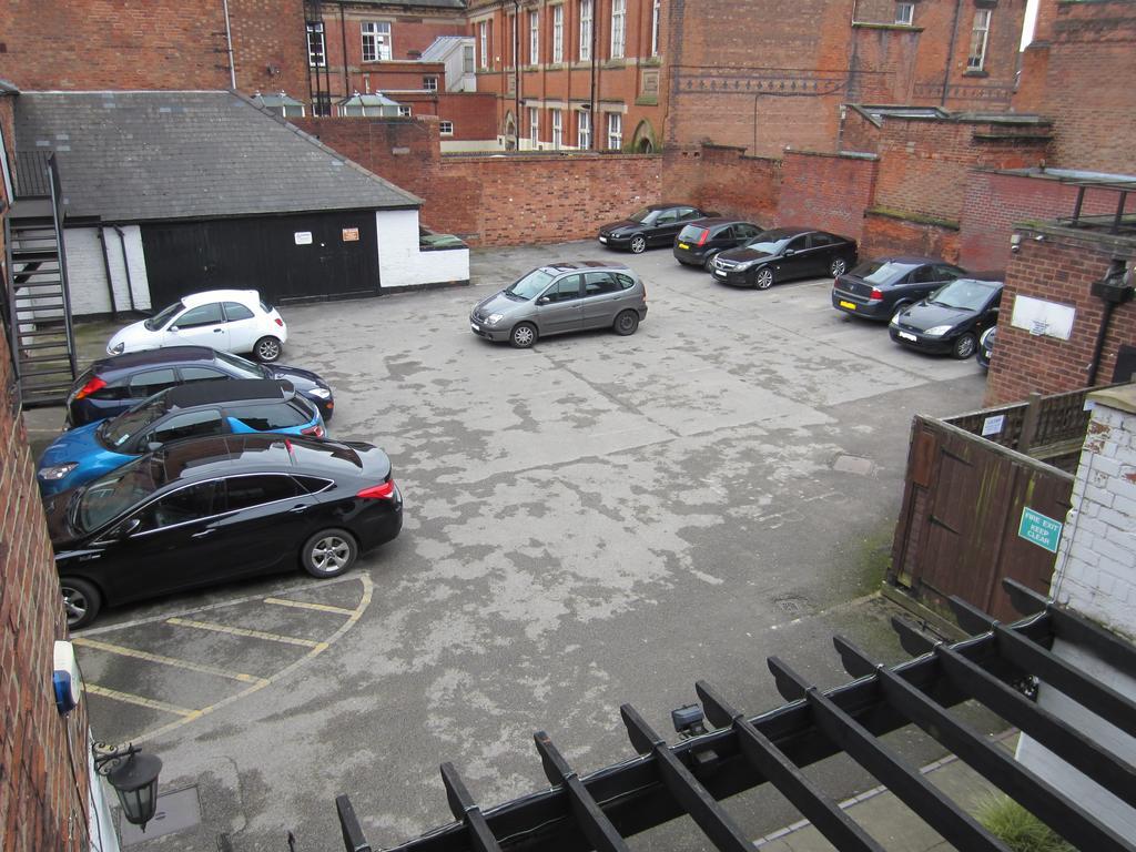 The Grail Court Hotel Burton-upon-Trent Eksteriør billede